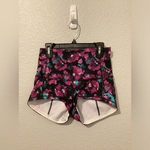 NWOT Lululemon Short Pocket Short